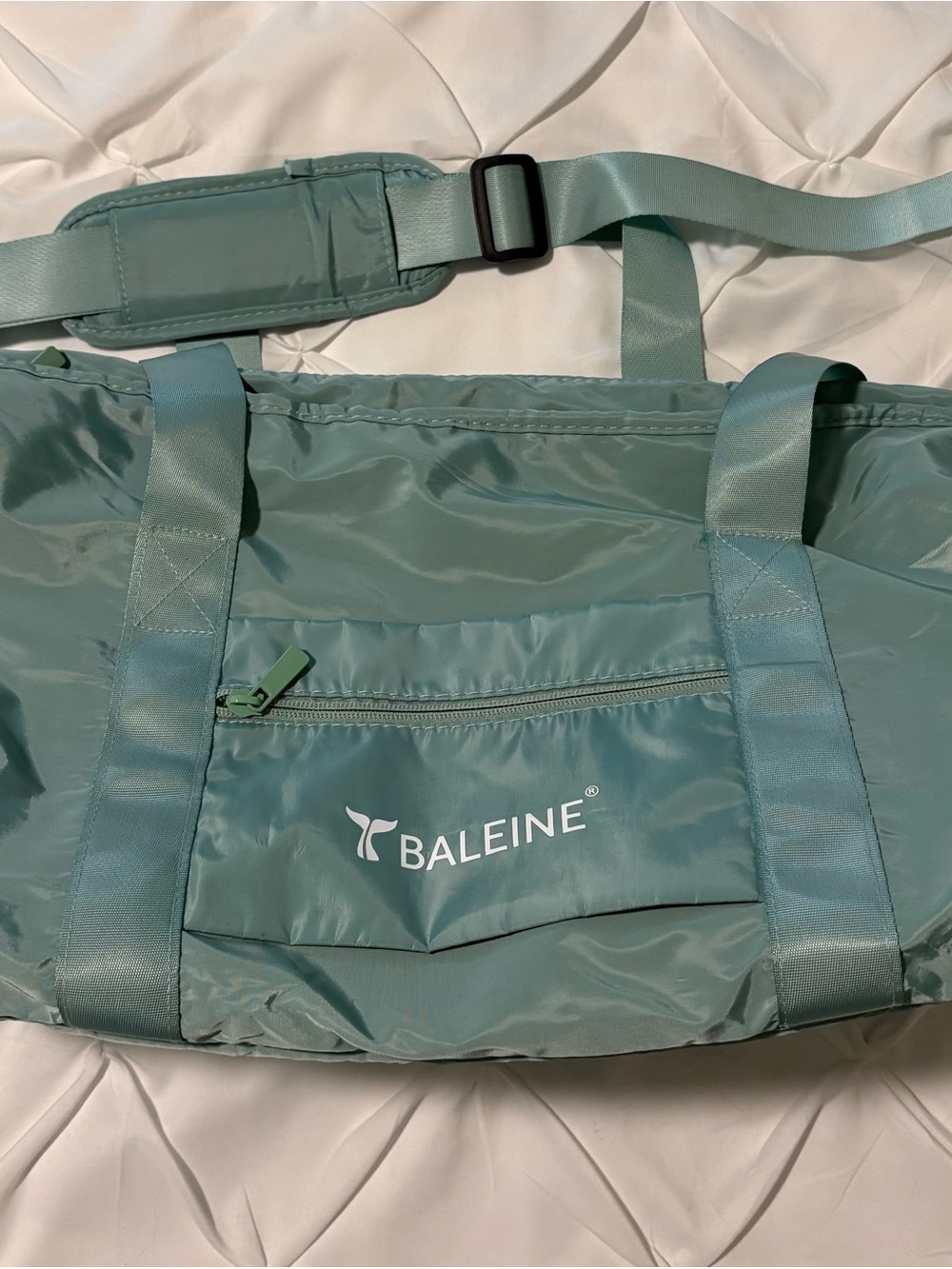 Baleine Green Gym Duffle Bag, Shoe Pocket & Wet Clothes Pocket, NWOT